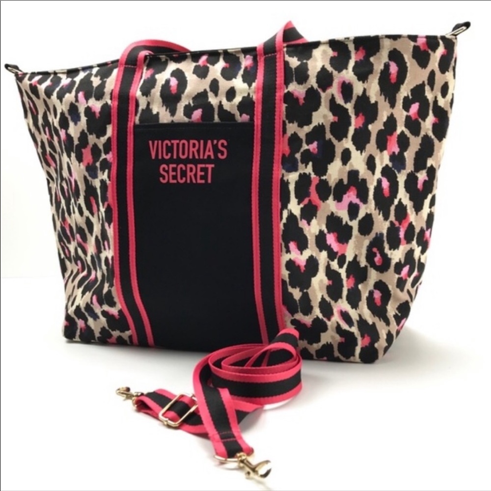 VS: Wild Weekender Leopard Bag